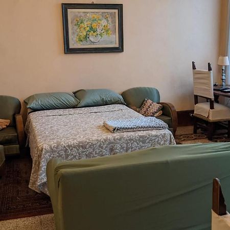 Double Bedroom In Beautiful 30'S Style Apartment Florencja Zewnętrze zdjęcie