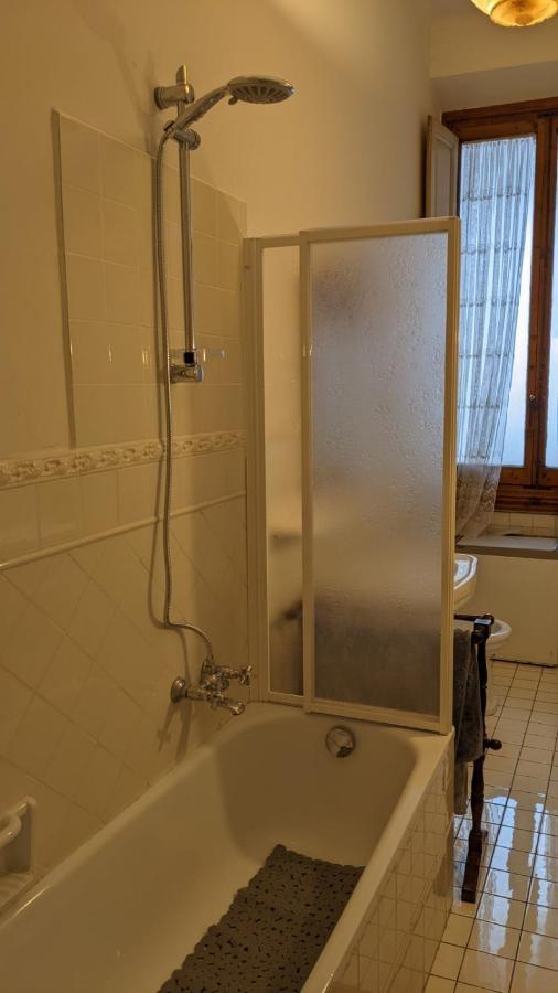 Double Bedroom In Beautiful 30'S Style Apartment Florencja Zewnętrze zdjęcie