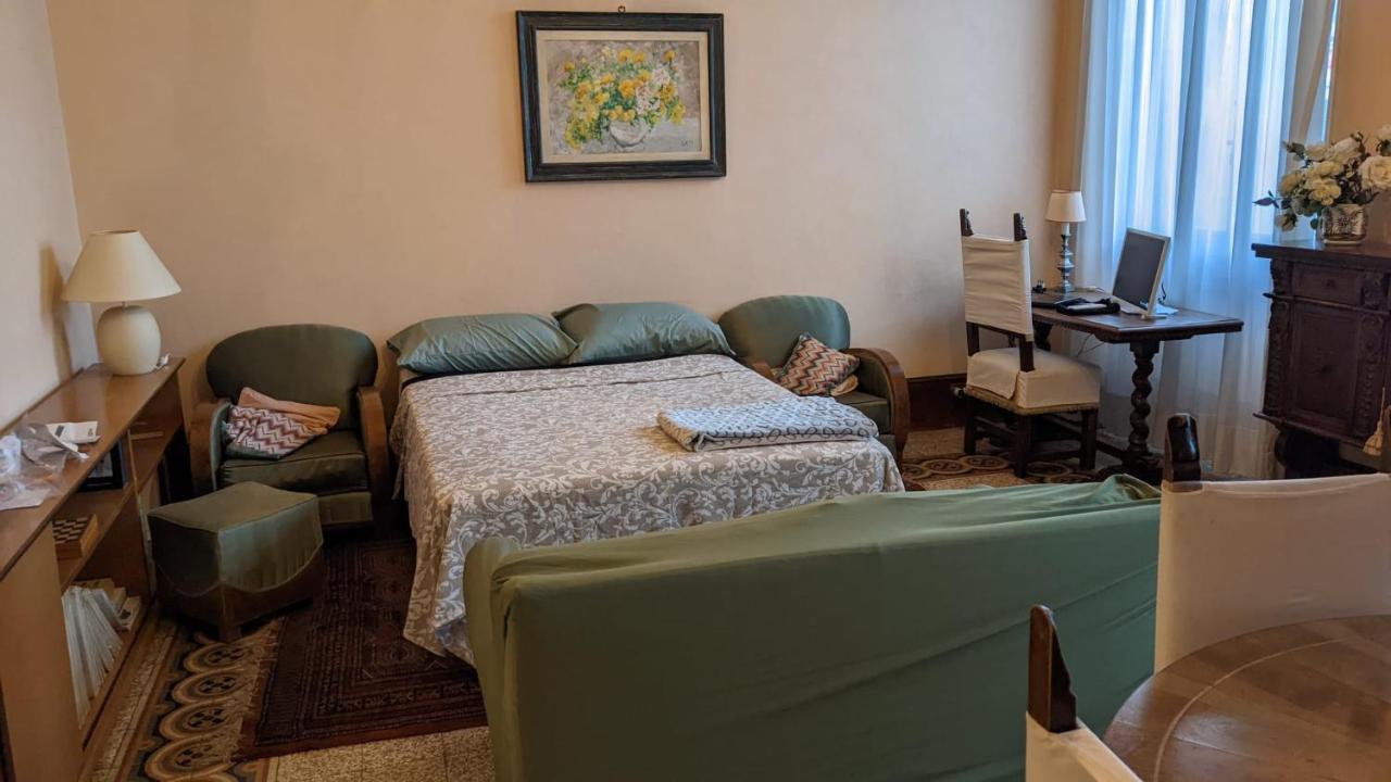 Double Bedroom In Beautiful 30'S Style Apartment Florencja Zewnętrze zdjęcie