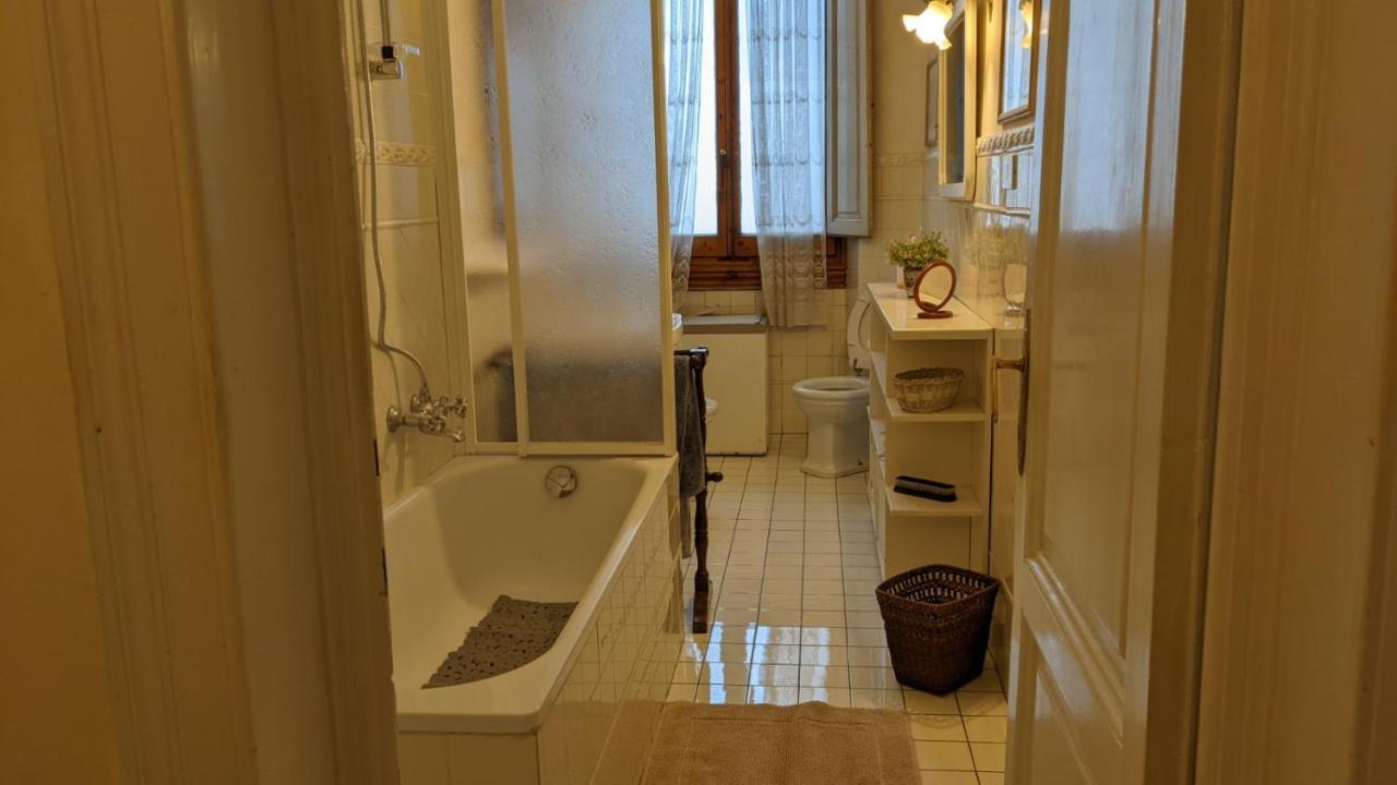 Double Bedroom In Beautiful 30'S Style Apartment Florencja Zewnętrze zdjęcie