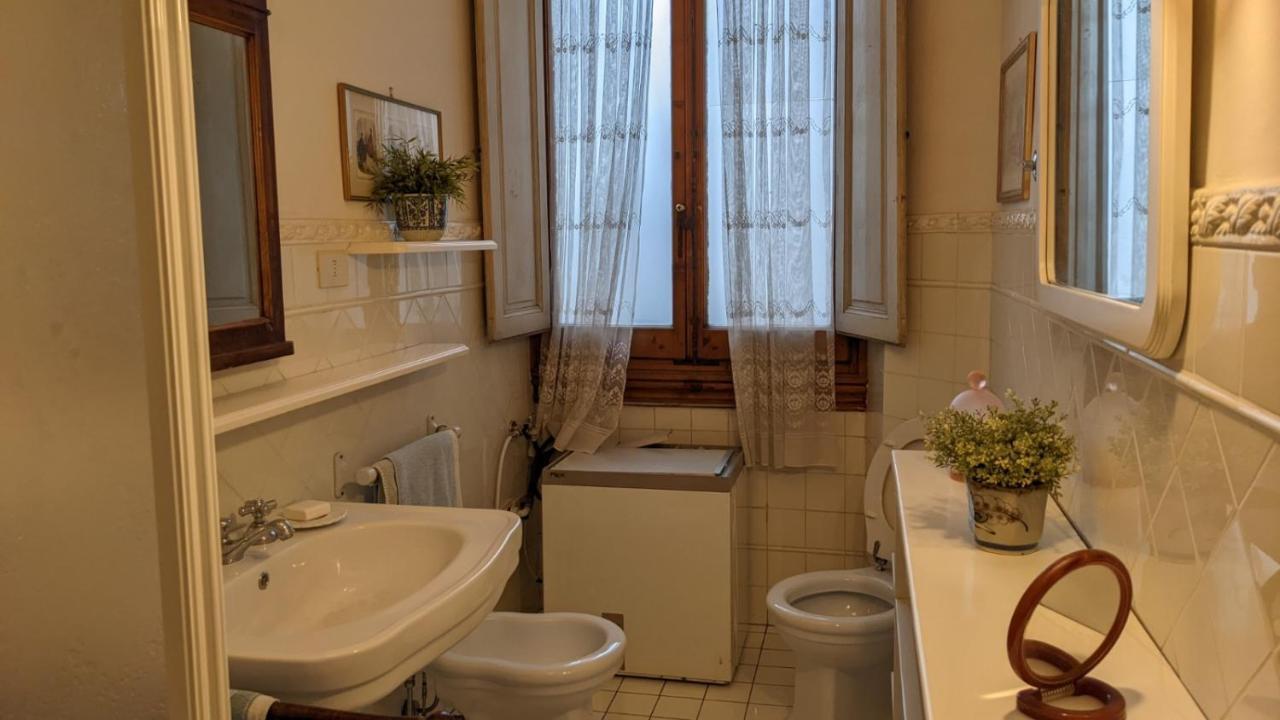 Double Bedroom In Beautiful 30'S Style Apartment Florencja Zewnętrze zdjęcie